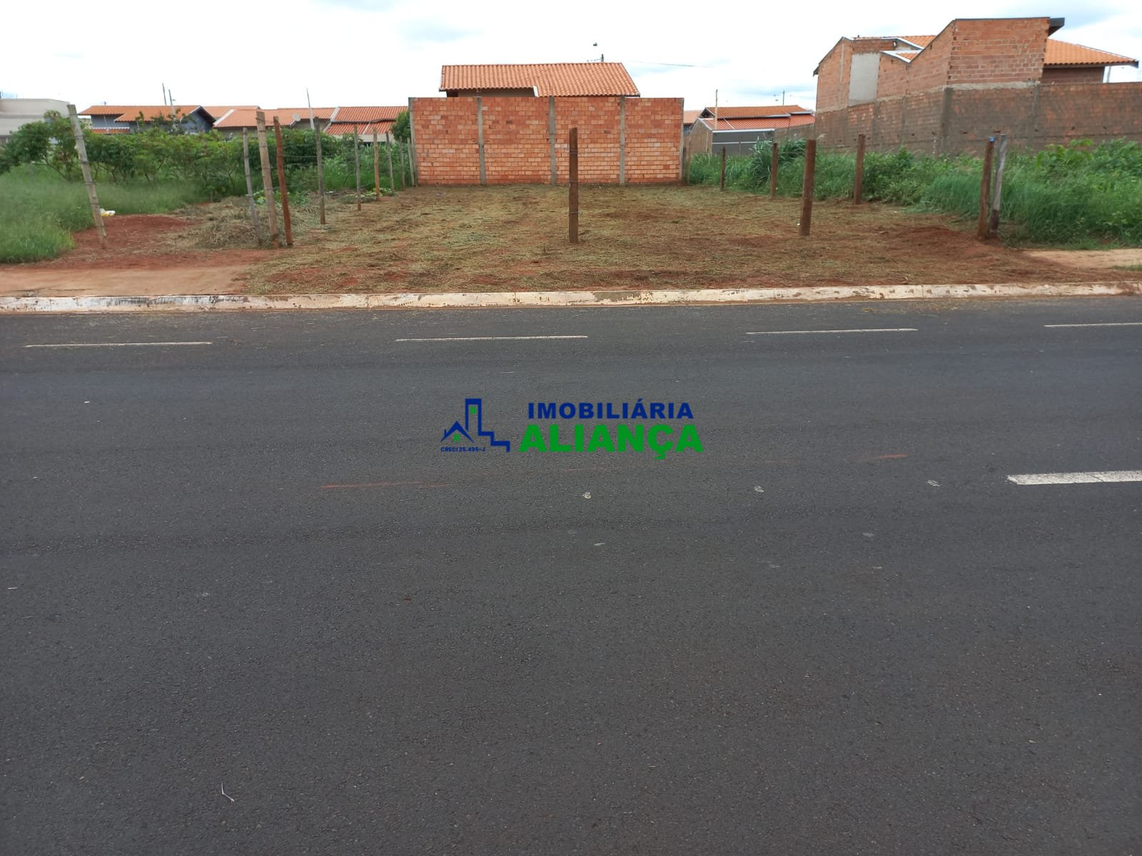 Terreno Residencial e Comercial a Venda